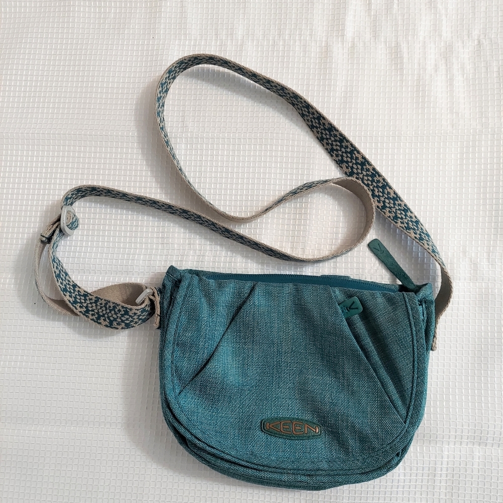 Keen Montclair Travel Hybrid Mini Crossbody Bag Purse Spruce Green